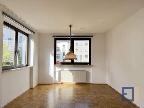 Wohn- und Esszimmer - 4 Zimmer Etagenwohnung in Mainz