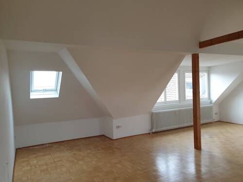 Wohnzimmer links Richtung Türe - 