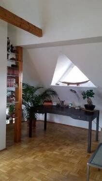 Wohnzimmer links - Etagenwohnung mit 68,50 m&sup2; in Würzburg zum Kaufen