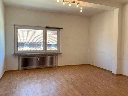 Wohnzimmer - 2 Zimmer Etagenwohnung in Osterode am Harz