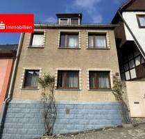 Kleines Reihenendhaus mit schöner Terrasse - Leutenberg