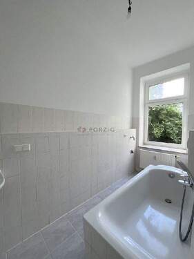 Tageslichtbad - 2 Zimmer Etagenwohnung in Chemnitz