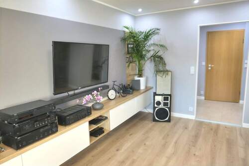 Wohnzimmer - Etagenwohnung mit 89,80 m&sup2; in Wehingen zum Kaufen