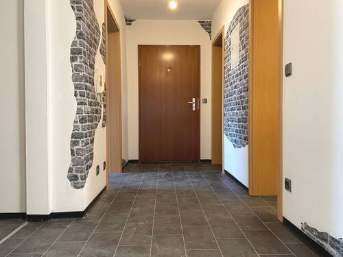 Flur - Richtung Ausgang fotografiert - 