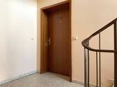 Eingangstür zur Wohnung - 