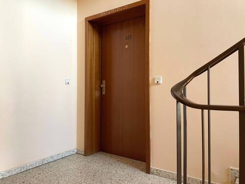 Eingangstür zur Wohnung - 