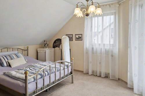 Schlafzimmer_Bild_1 - 2 Zimmer Einfamilienhaus zum Kaufen in Aichach