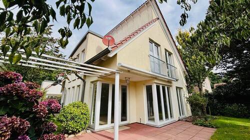 Ansicht aus dem Garten - 5 Zimmer Einfamilienhaus in Bad Zwischenahn