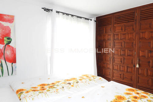 Schlafzimmer mit Einbauschrankwand - 