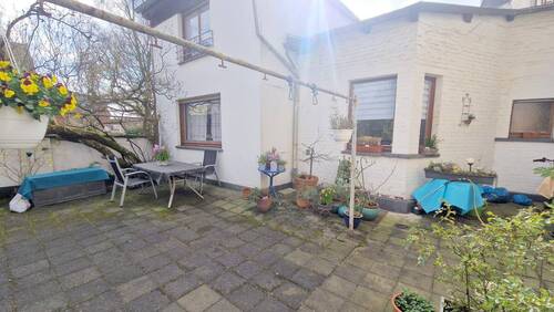 Rückansicht - 1 Zimmer Mehrfamilienhaus, Wohnhaus zum Kaufen in Oberhausen