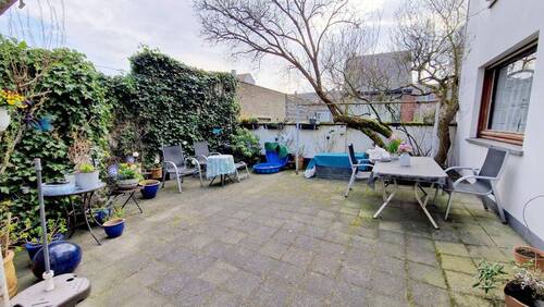 Hofansicht - 1 Zimmer Mehrfamilienhaus, Wohnhaus in Oberhausen