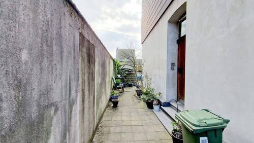 Weg zum Hof - Mehrfamilienhaus, Wohnhaus mit 222,40 m&sup2; in Oberhausen zum Kaufen