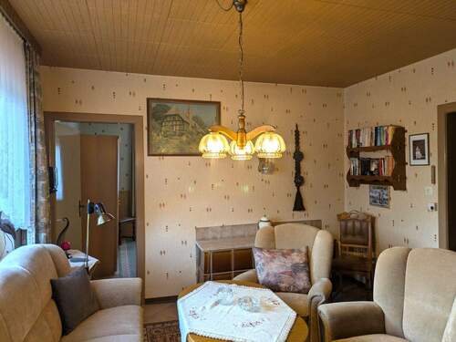 Wohnbereich mit Zugang zur Küche - 