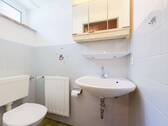 Gäste-WC mit Fenster - 
