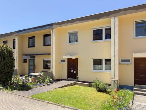 Hauseingang & Vorgarten - 4 Zimmer Reihenmittelhaus in Villingen-Schwenningen