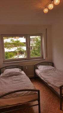 kleines Zimmer - Helle 3 Zimmer Wohnung mit Balkon in Mühlburg Nähe Entenfang
