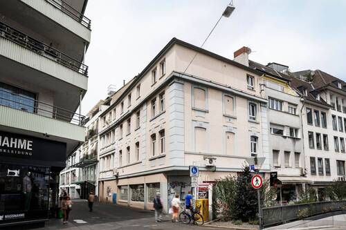 Frontansicht - Sanierungsbedürftiges WGH ca. 800 m² gesamt, Fußgängerzone Bonn City, kann leer übergeben werden