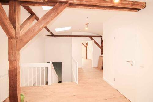 Flur (DG) - Sanierte Maisonette Wohnung in Fußgängerzone verschieden Nutzbar (z. B. auch als Büro oder Praxis)