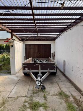 Carport vor der Garage - 
