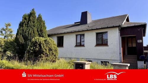 Außenansicht mit Eingang - Solides Haus in ruhiger Lage! - 135.000,00 EUR Kaufpreis, ca.  110,00 m² Wohnfläche