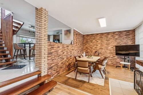 Essbereich - Einfamilienhaus mit Bootsanleger und Gartenhaus