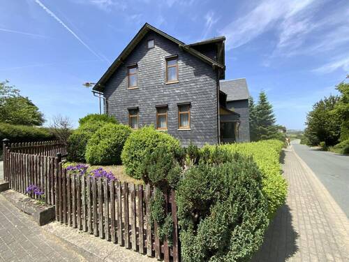 Seitenansicht - Bauernhaus, Landhaus mit 120,00 m&sup2; in Probstzella zum Kaufen