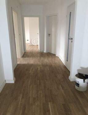 Flur mit Parkett - 