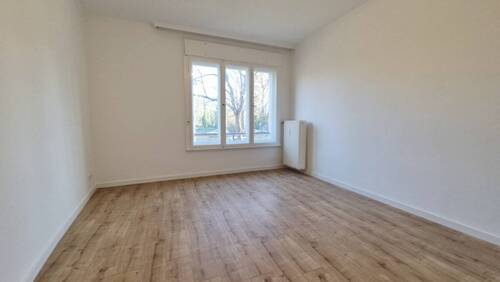 Wohnzimmer - 2 Zimmer Etagenwohnung zum Kaufen in Berlin