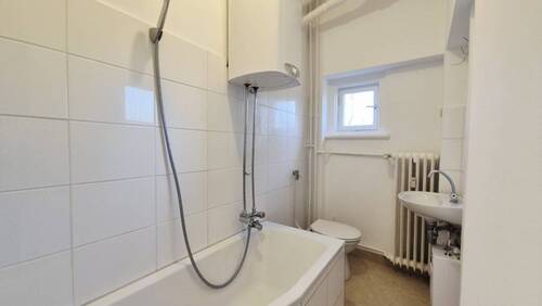 Badezimmer - Etagenwohnung mit 45,60 m&sup2; in Berlin zum Kaufen