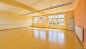 Halle im EG - 3 Zimmer Büro in Moorenweis