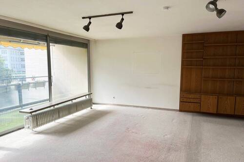 Wohnzimmer - 2 Zimmer Etagenwohnung in Stuttgart