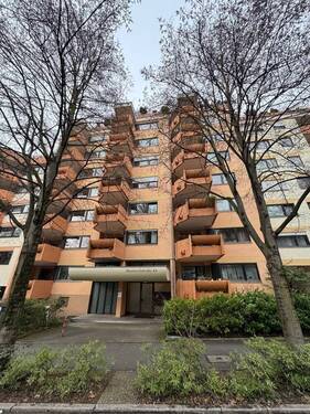 Hauseingang - ++ Ruhiges Wohnidyll in innerstädtischer Lage ++