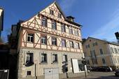 Wohnhaus - 3 Zimmer Etagenwohnung zum Kaufen in Esslingen
