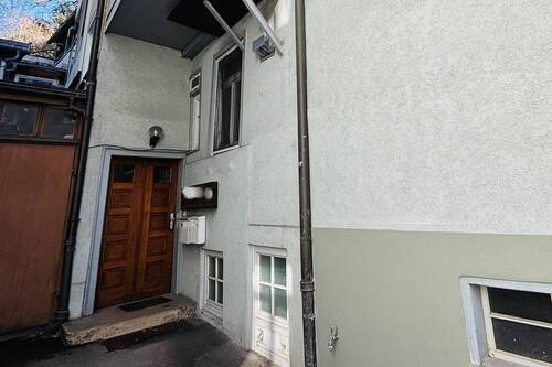 Zugang Wohnhaus - 3 Zimmer Etagenwohnung in Esslingen