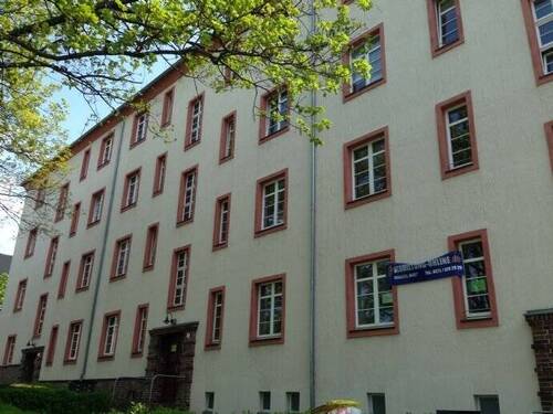 Hausansicht - 2 Zimmer Etagenwohnung zur Miete in Chemnitz