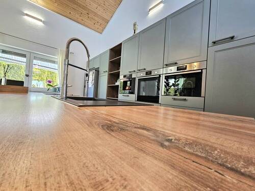 Einbauküche inklusive - Einfamilienhaus mit 283,00 m&sup2; in Oberndorf a.N. zum Kaufen