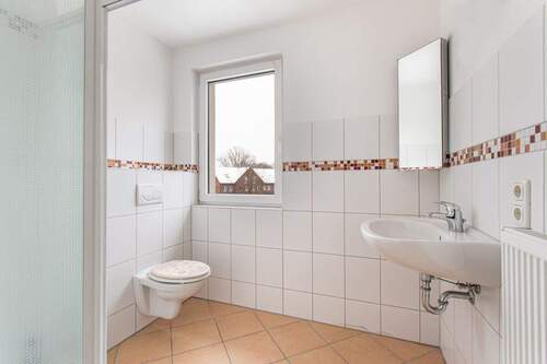 Komfortables Badezimmer auf der zweiten Etage - 