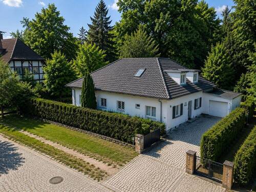Bild 1 - Historisches Denkmaljuwel in Kleinmachnows Bestlage - aufwendig modernisiert