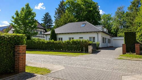 Bild 2 - 9 Zimmer Einfamilienhaus zum Kaufen in Kleinmachnow