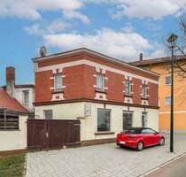 Gepflegtes 5-Zi.-Haus mit Garten und Gewerbeeinheit zur flexiblen Nutzung - Bad Dürrenberg