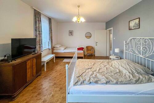 Schlafzimmer II OG - 