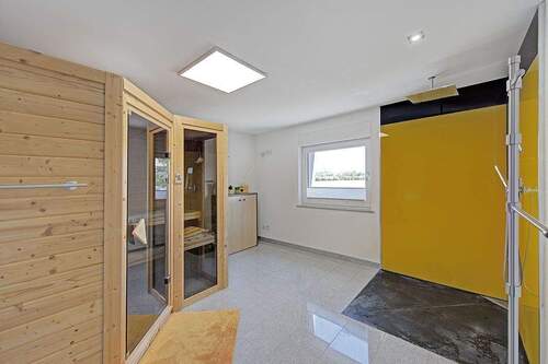 Sauna-Bad - 6 Zimmer Mehrfamilienhaus, Wohnhaus in Wetter