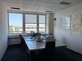 Büroraum 1 - Vollmöbliertes 55 m² Büro mit Terrasse - flexibel & zentral gelegen