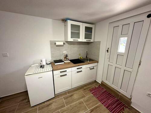 Funktionale Küchenzeile mit moderner Ausstattung - 1 Zimmer Reihenmittelhaus zum Kaufen in Pag