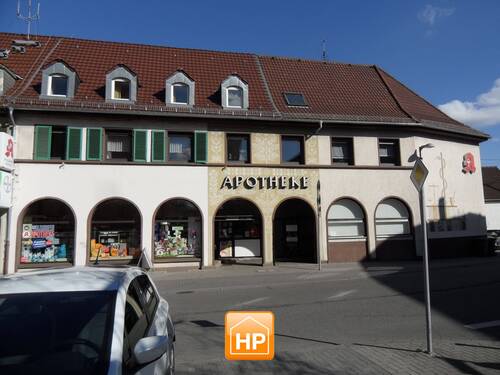 Front - Großzügige Etagenwohnung(OG+DG) mit ca. 235 m² über 1. OG & DG in Ludwigshafen-Oppau