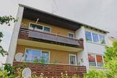 Hausansicht vorne / Garten - 6 Zimmer Mehrfamilienhaus, Wohnhaus in Barsinghausen