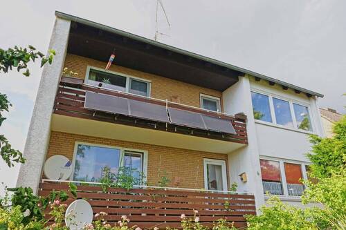 Hausansicht vorne / Garten - 6 Zimmer Mehrfamilienhaus, Wohnhaus in Barsinghausen