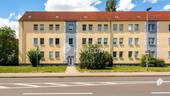 Außenansicht 2 - Lichtdurchflutete Etagenwohnung mit Balkon und Stellplatz in begehrter Lage von Merseburg