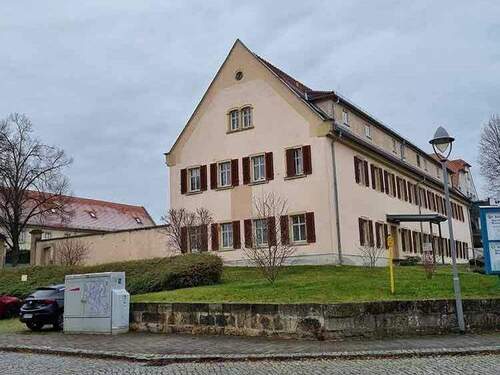 Gebäudeansicht - 4 - Raum-Wohnung - Erdgeschoss, Gartenanteil, Tageslichtbad, Wohnküche