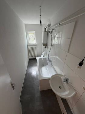 Bad mit Badewanne - 